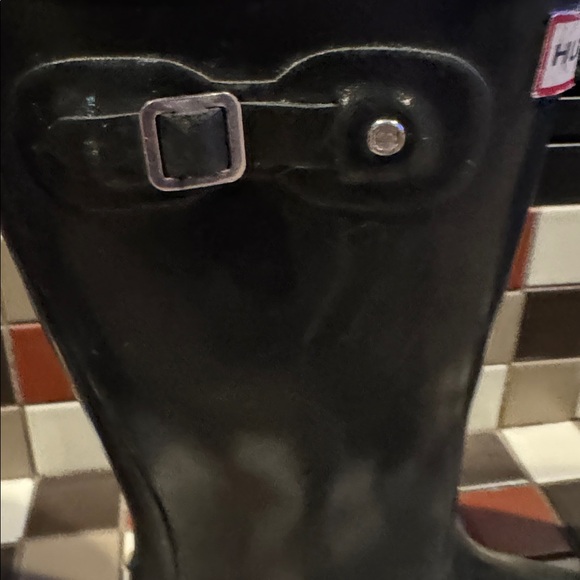 Hunter kids rain boots. Size 34‎ or 2 kids. A couple imperfections but life left - Picture 4 of 7